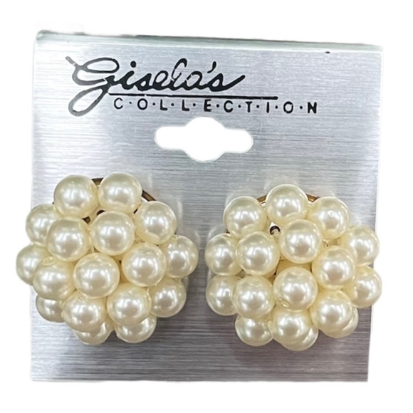 Elegant Classic Pearl Cluster Earrings - Picture 4 of 4
